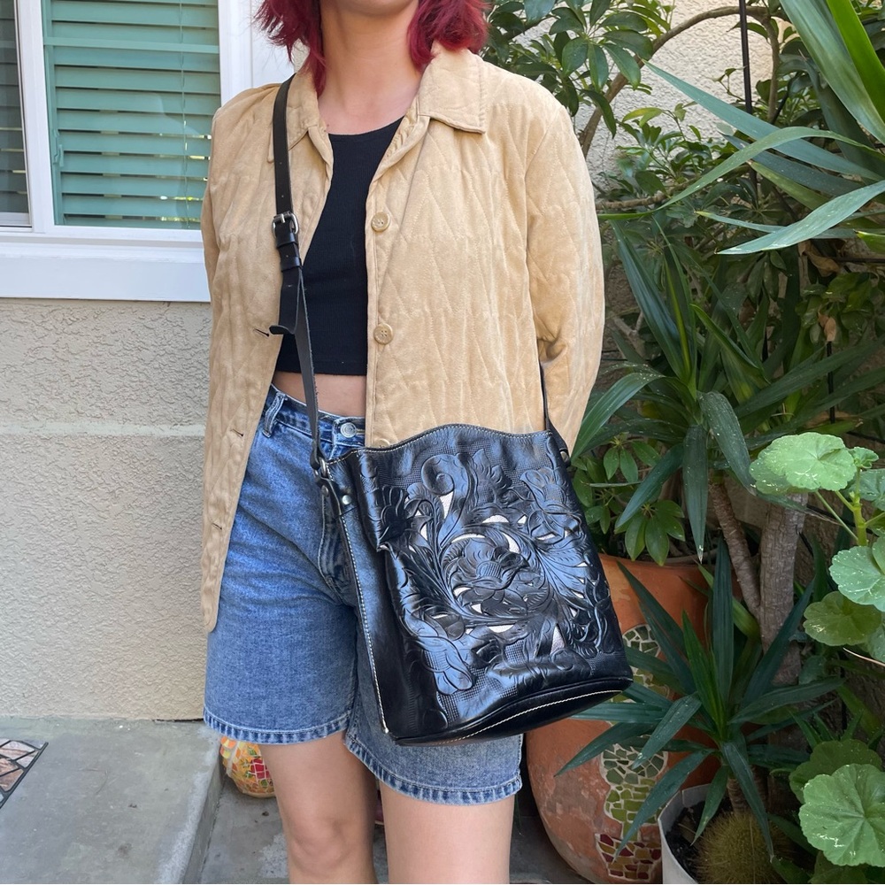 Vintage black /silver Patricia Nash leather crossbody bag
